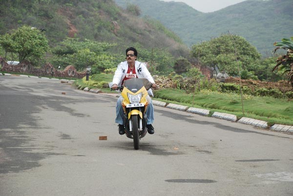 Taj Mahal Movie Sivaji,Sruthi Stills - 12 / 43 photos